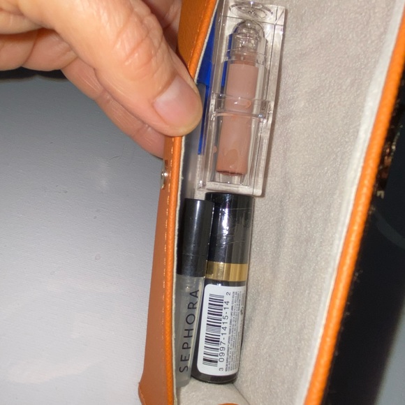 Torry Burch multi purpose case new - Picture 9 of 15